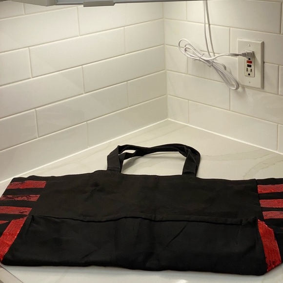 VICTORIA’S SECRET ❣️➡️((YOU PICK 1))⬅️❣️LIMITED EDITION TOTE - Picture 3 of 16